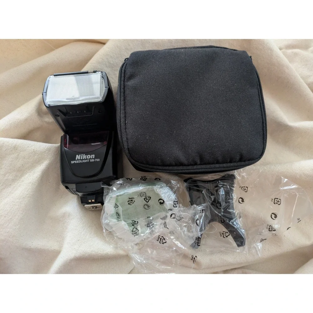 Nikon Speedlight SB-700 Digital SLR Camera Flash with Case and Accessories